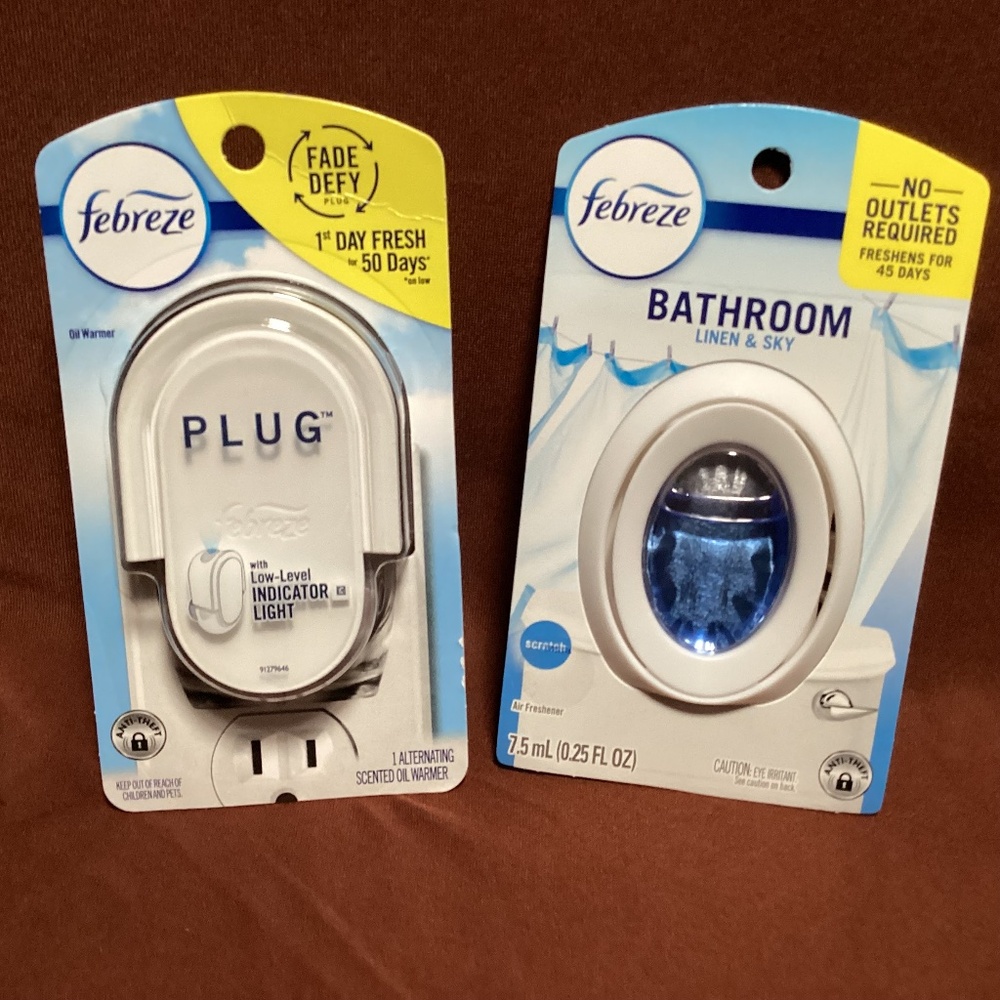 Febreze plug and Febreze Linen & Sky Small Space Air Freshener Bundle NEW